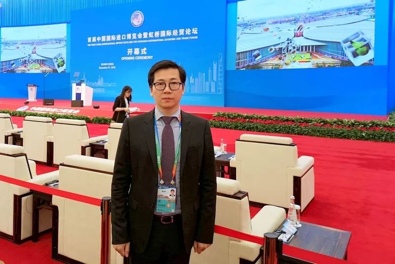 <a href=http://m.takfung.cn target=_blank class=infotextkey>雙良</a>第一視角帶您走入“進(jìn)博會(huì)”首日